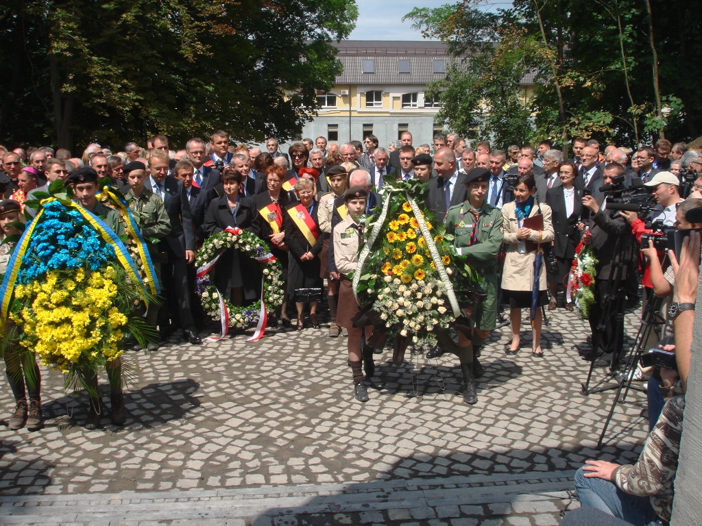 Odsloniecie Pomnika na Wzgorzach Wuleckich21.JPG